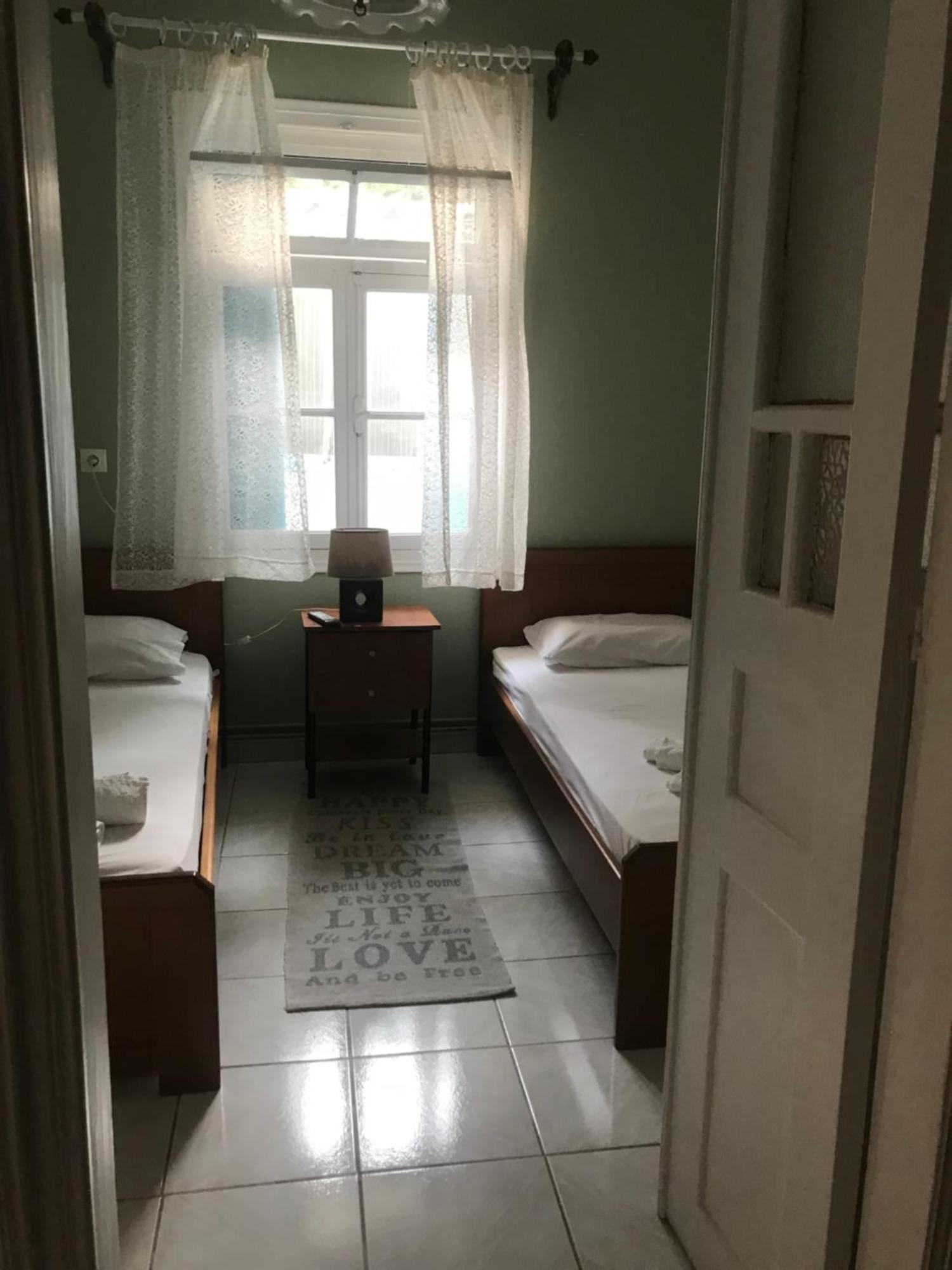 Giannoulis House 2 Vintage Apartment เปรเวซา ภายนอก รูปภาพ
